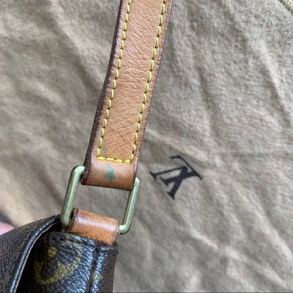 Louis Vuitton Tango Musette Long Strap - Picture 8 of 11